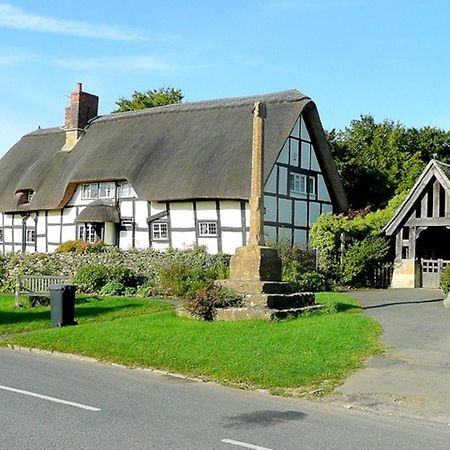 Inviting 3-Bedroom Lodge In Ashton Under Hill Evesham Exterior foto